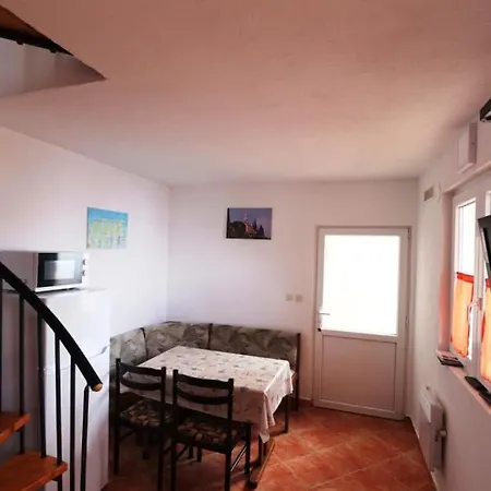 Milan Borje Hébergement de vacances *